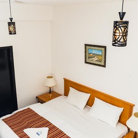 Pan Emirates Hotel Apartments Sharjah Ngoại thất bức ảnh